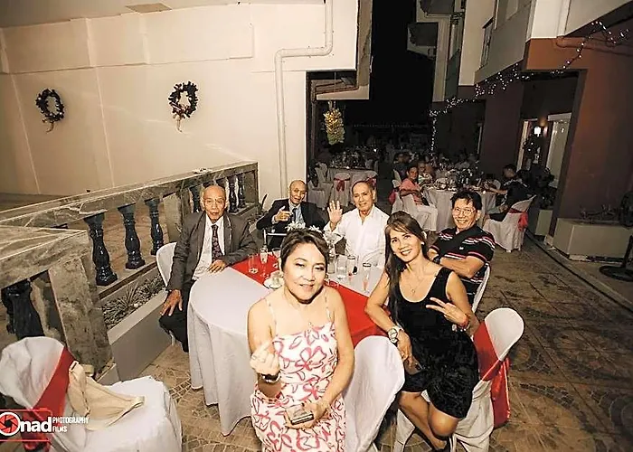 Ashley And Bill's 'n Garden And 2*